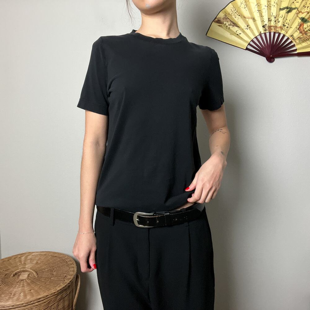 arket faded black cotton minimalist fitted basic tee shirt
